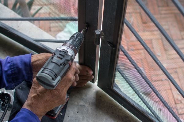 Cost of Steel Window Repair in Los Angeles